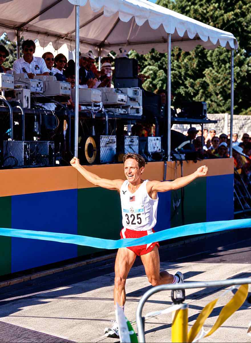 Vanesas Grandfather Running Marathon